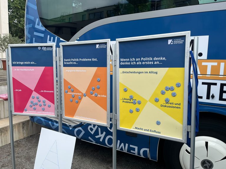 Demokratiebus am Evangelischen Gymnasium Cottbus